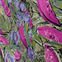 Tissu fruits violets , roses ,sur fond feuillages verts