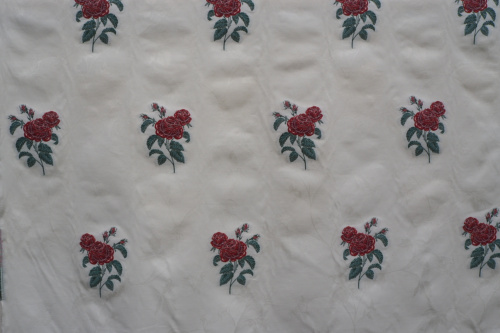 Tissu DIANE  - Roses rouges - fond écru - 140cm