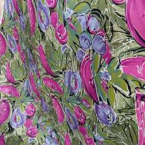 Tissu fruits violets , roses ,sur fond feuillages verts