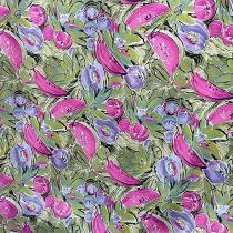 Tissu fruits violets , roses ,sur fond feuillages verts